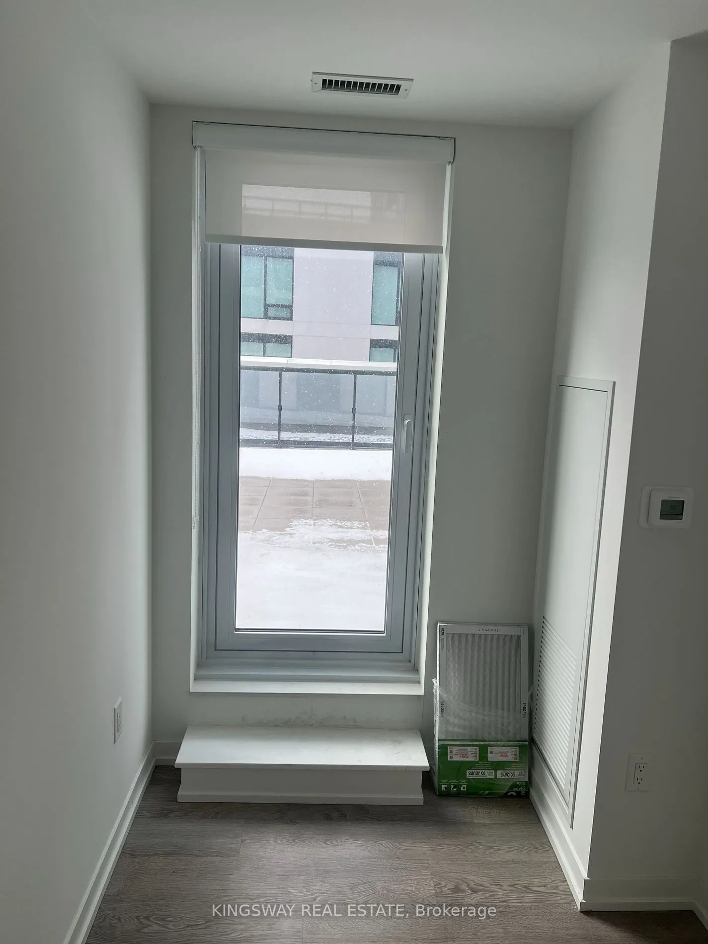 8868 Yonge St, #521E