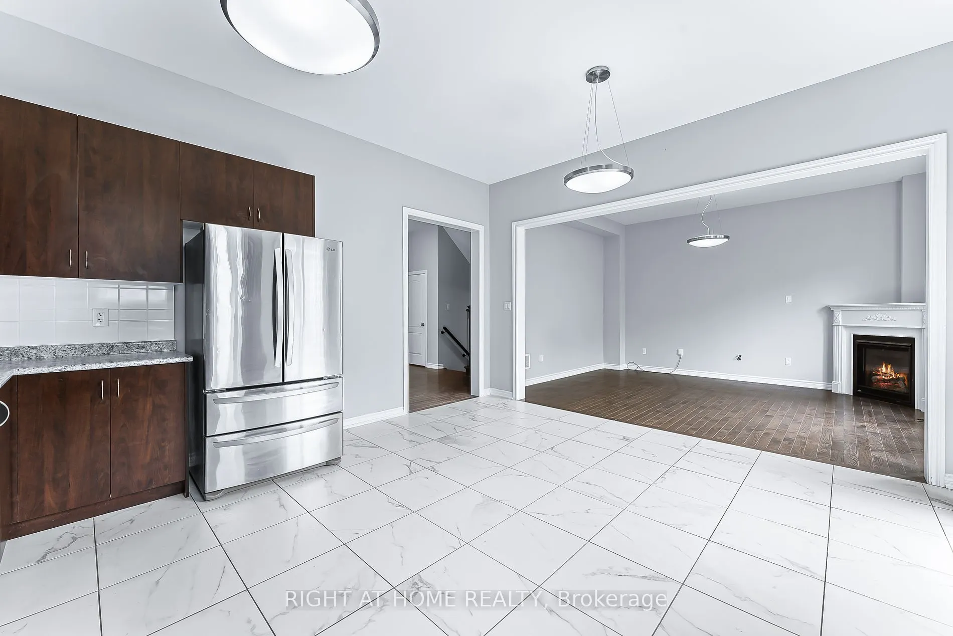 1157 Peelar (MAIN AND 2ND FLOOR) Cres