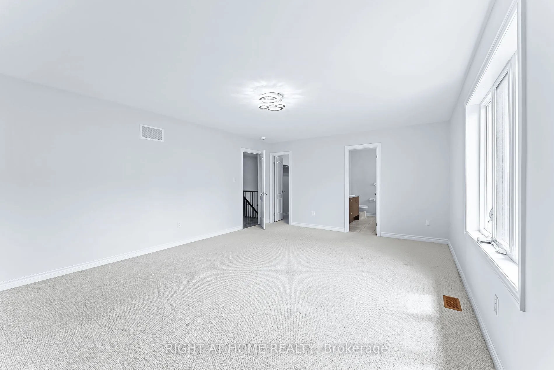 1157 Peelar (MAIN AND 2ND FLOOR) Cres