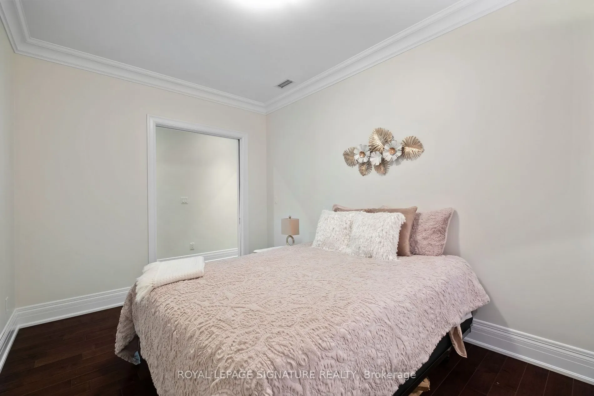 80 Burns Blvd, #204