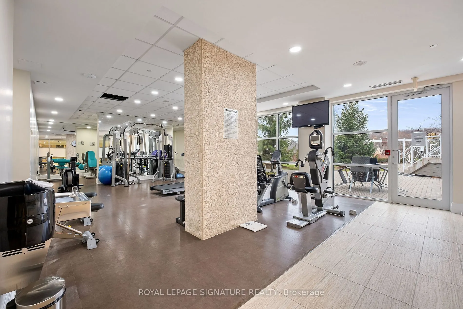 80 Burns Blvd, #204