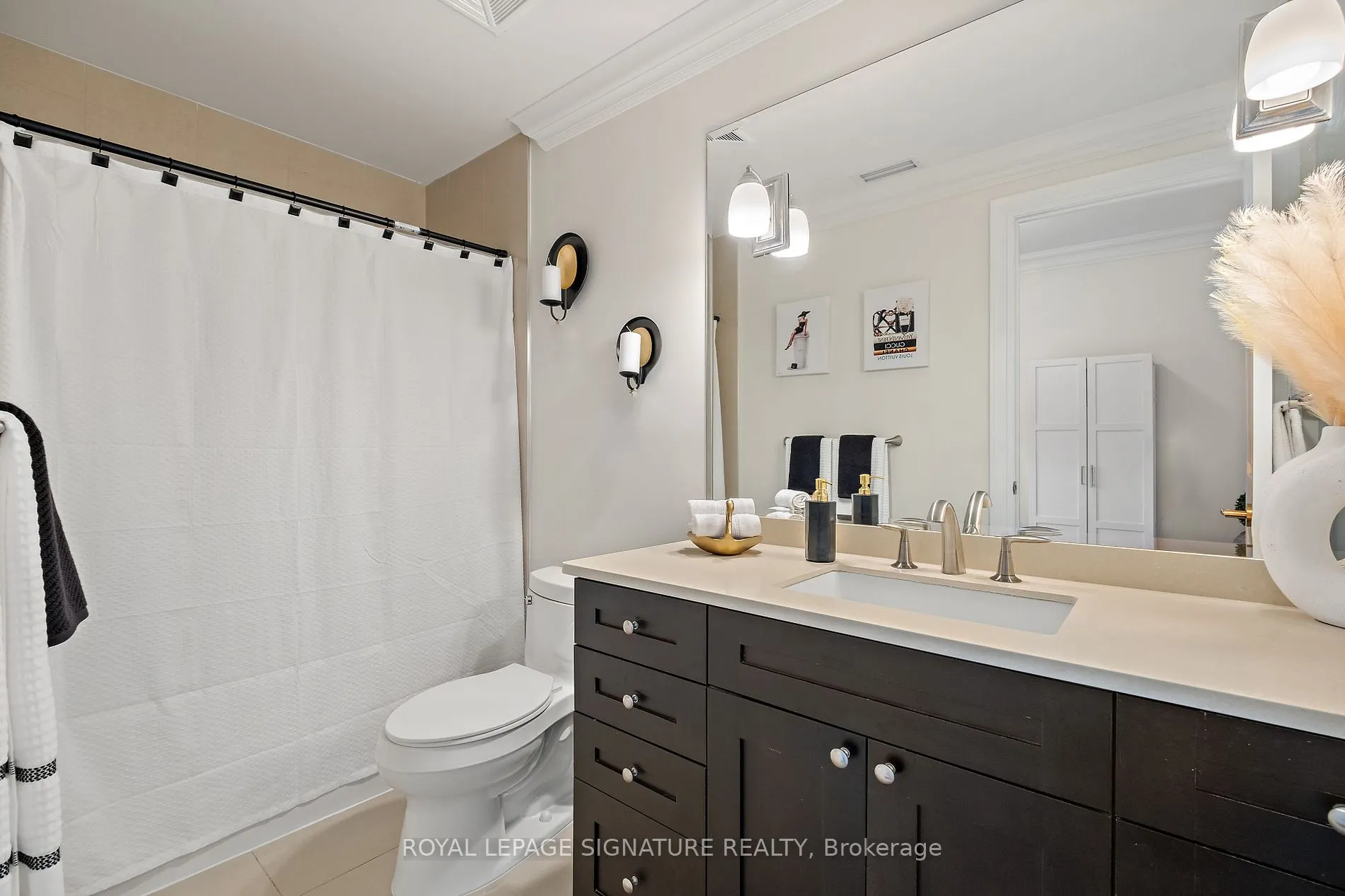 80 Burns Blvd, #204