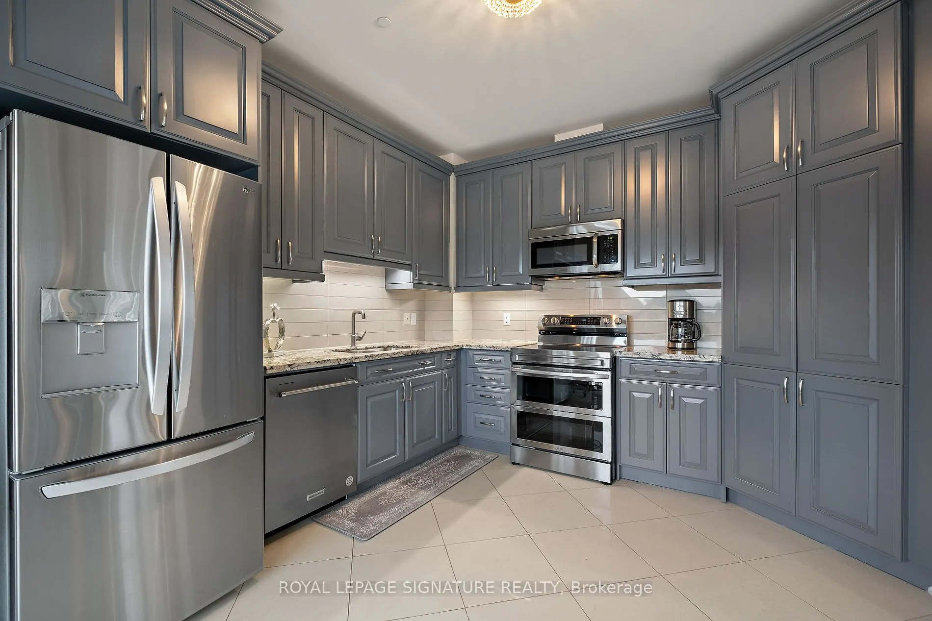 80 Burns Blvd, #204