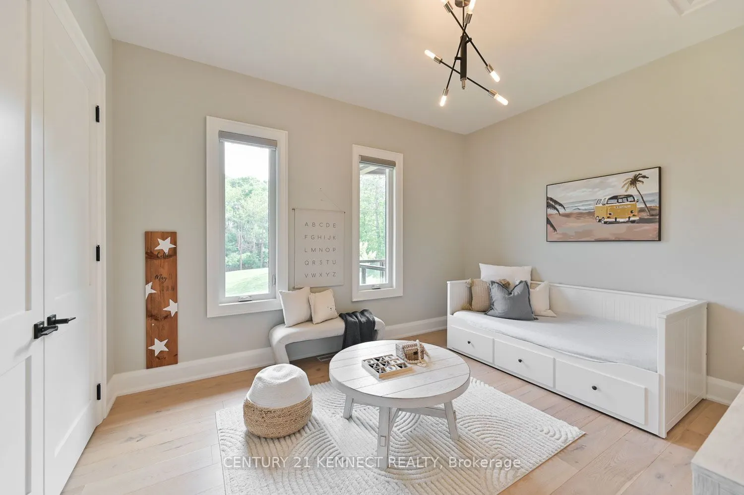 6453 Aurora Rd