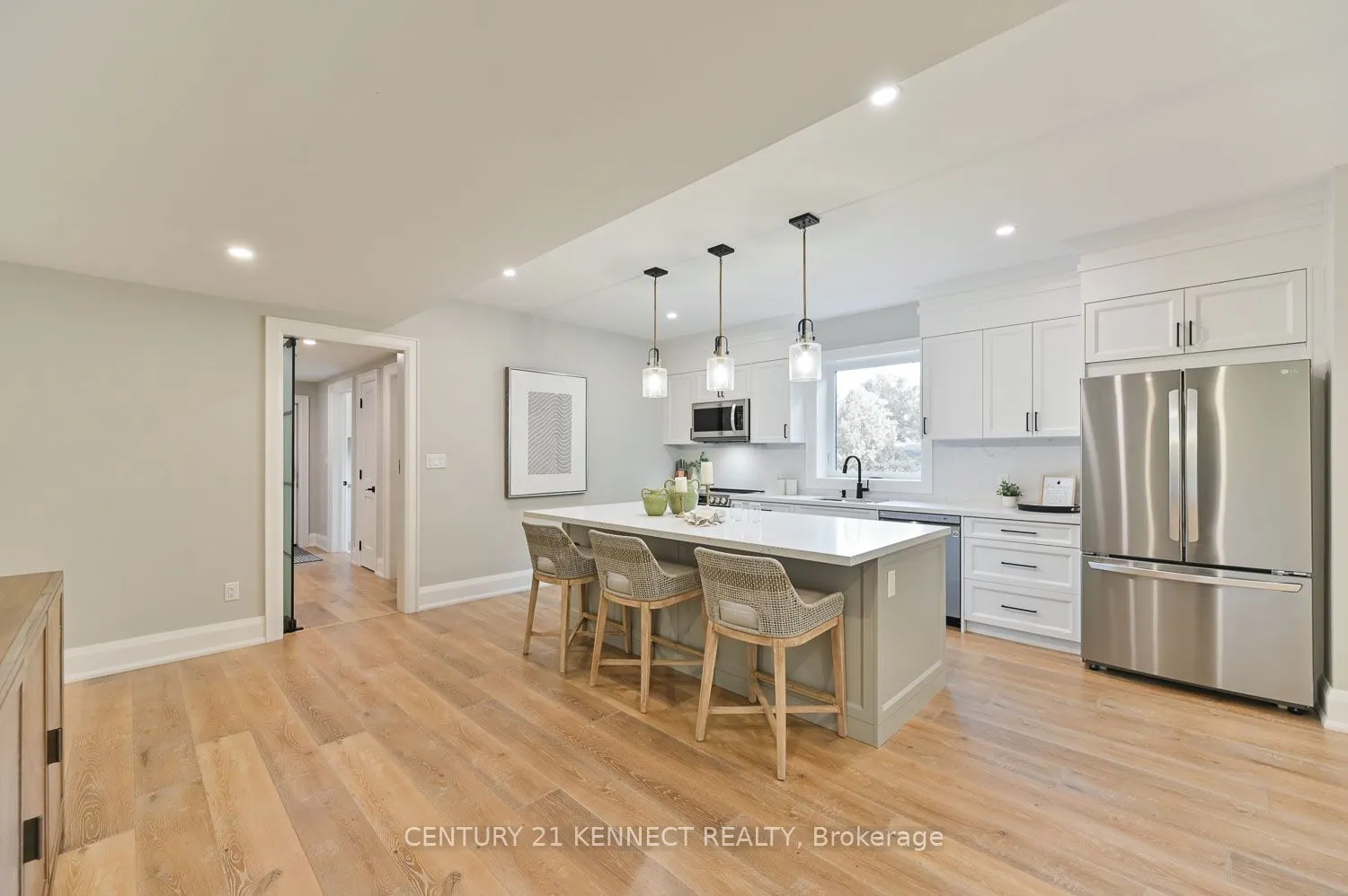 6453 Aurora Rd
