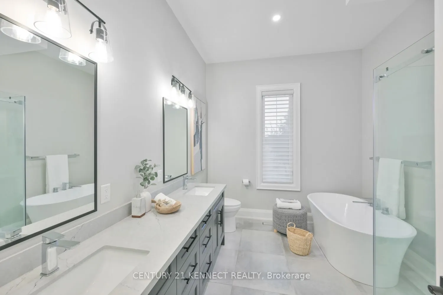 6453 Aurora Rd