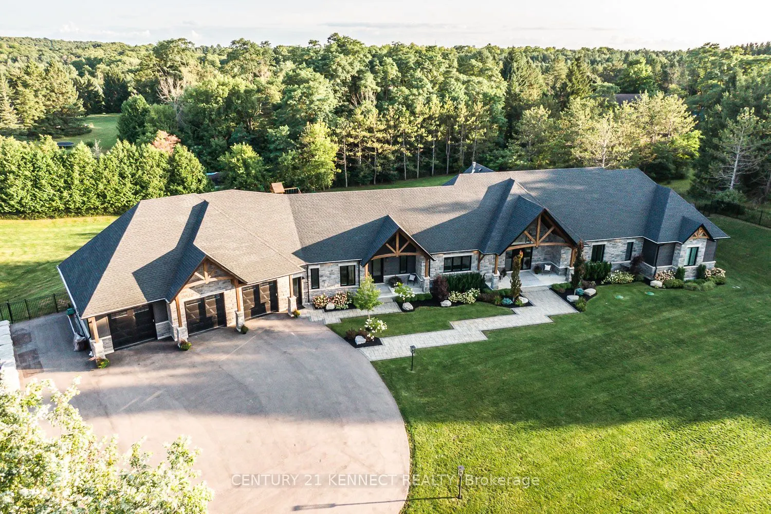 6453 Aurora Rd
