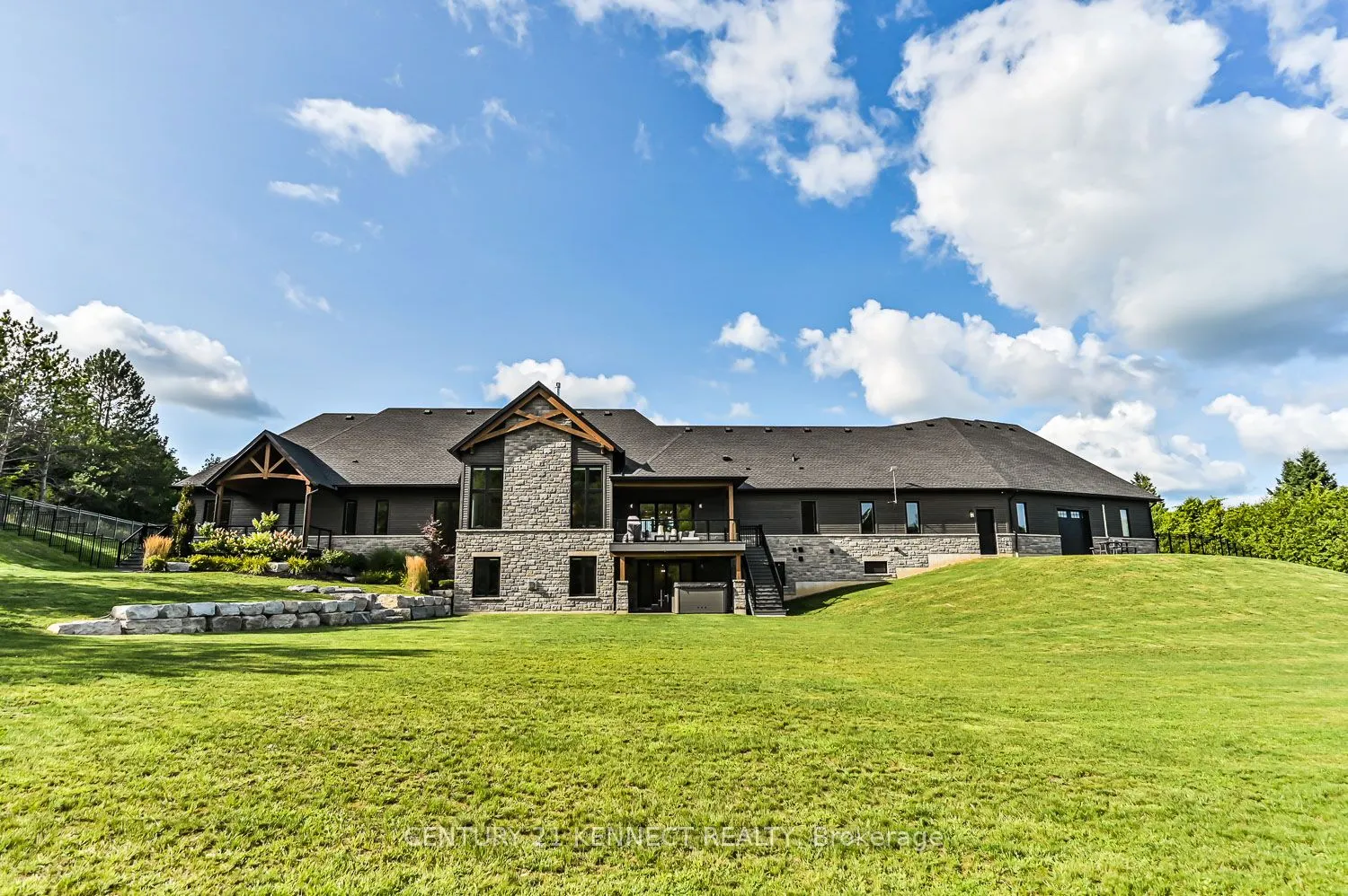 6453 Aurora Rd