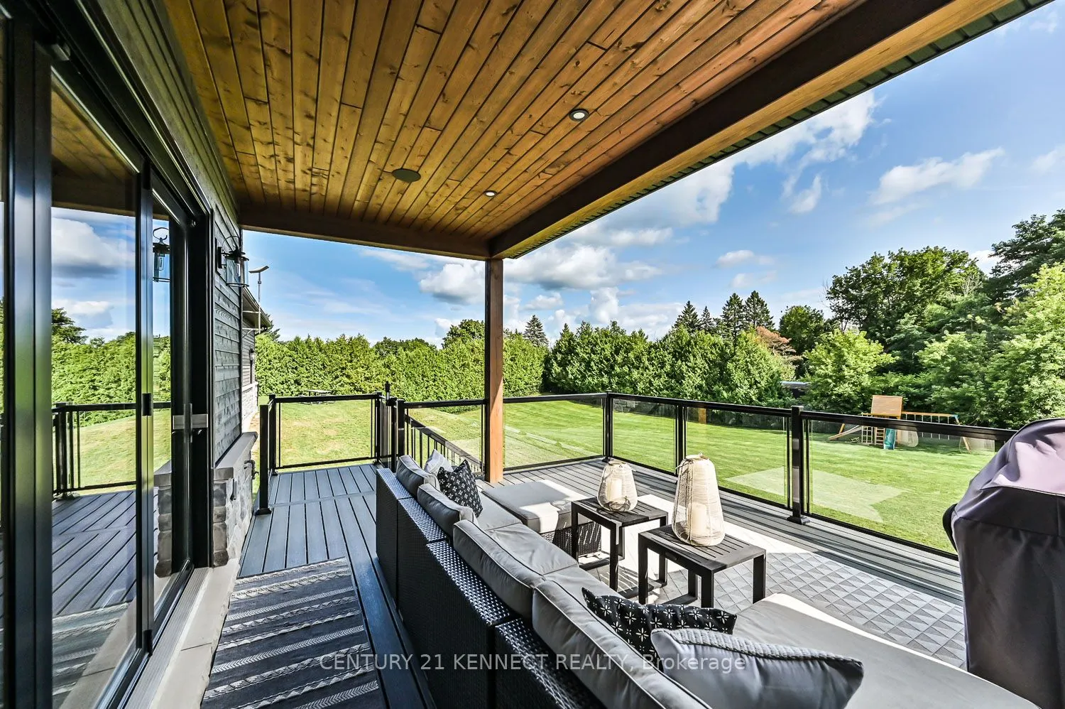 6453 Aurora Rd