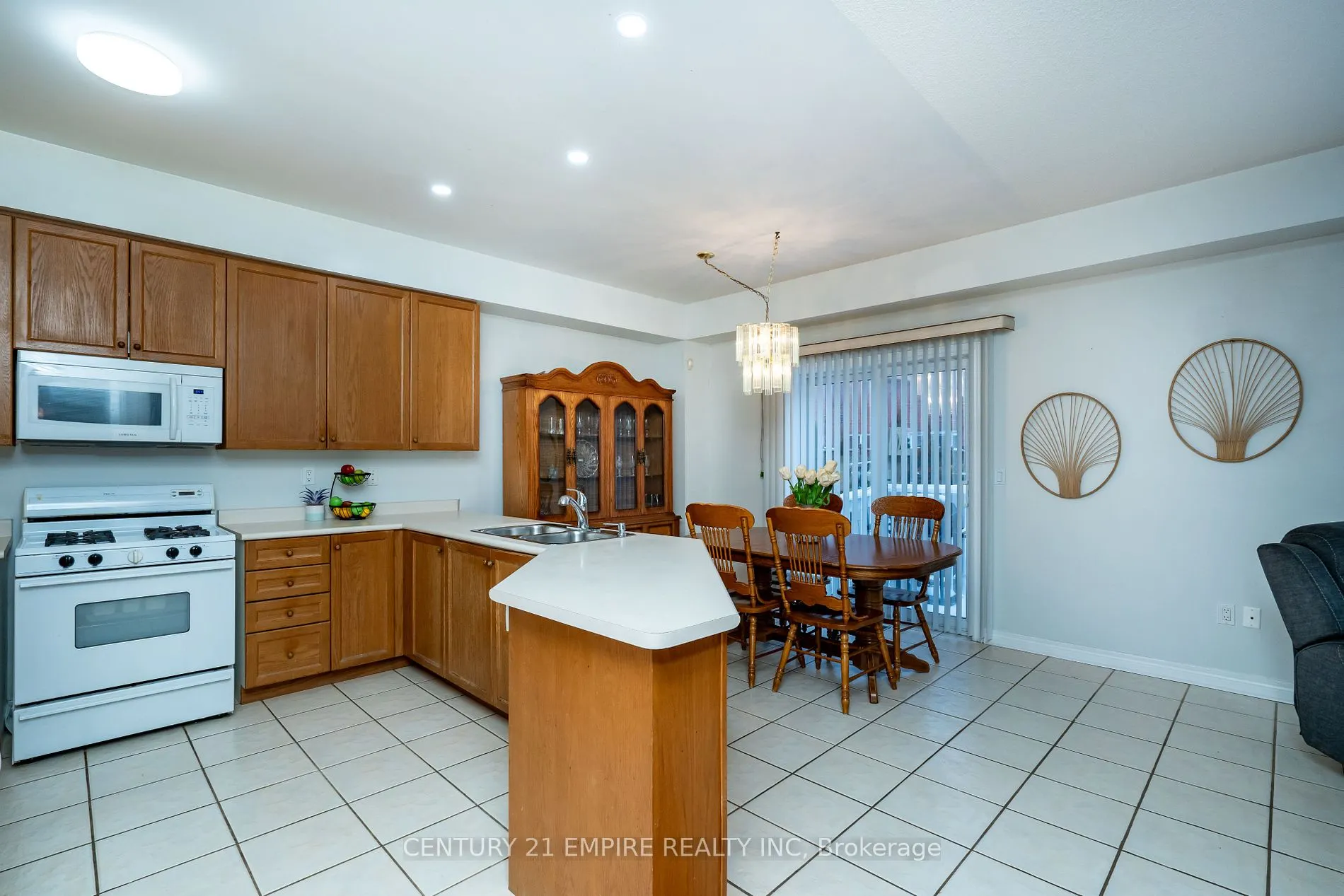 116 Villa Royale Ave