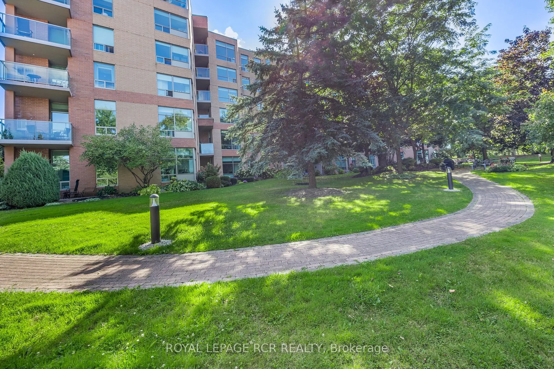 4 Briar Hill Heights, #205