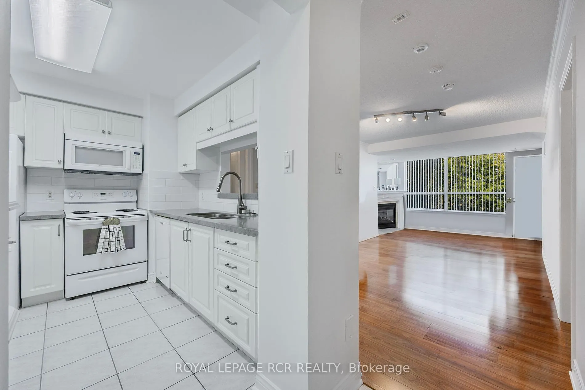 4 Briar Hill Heights, #205