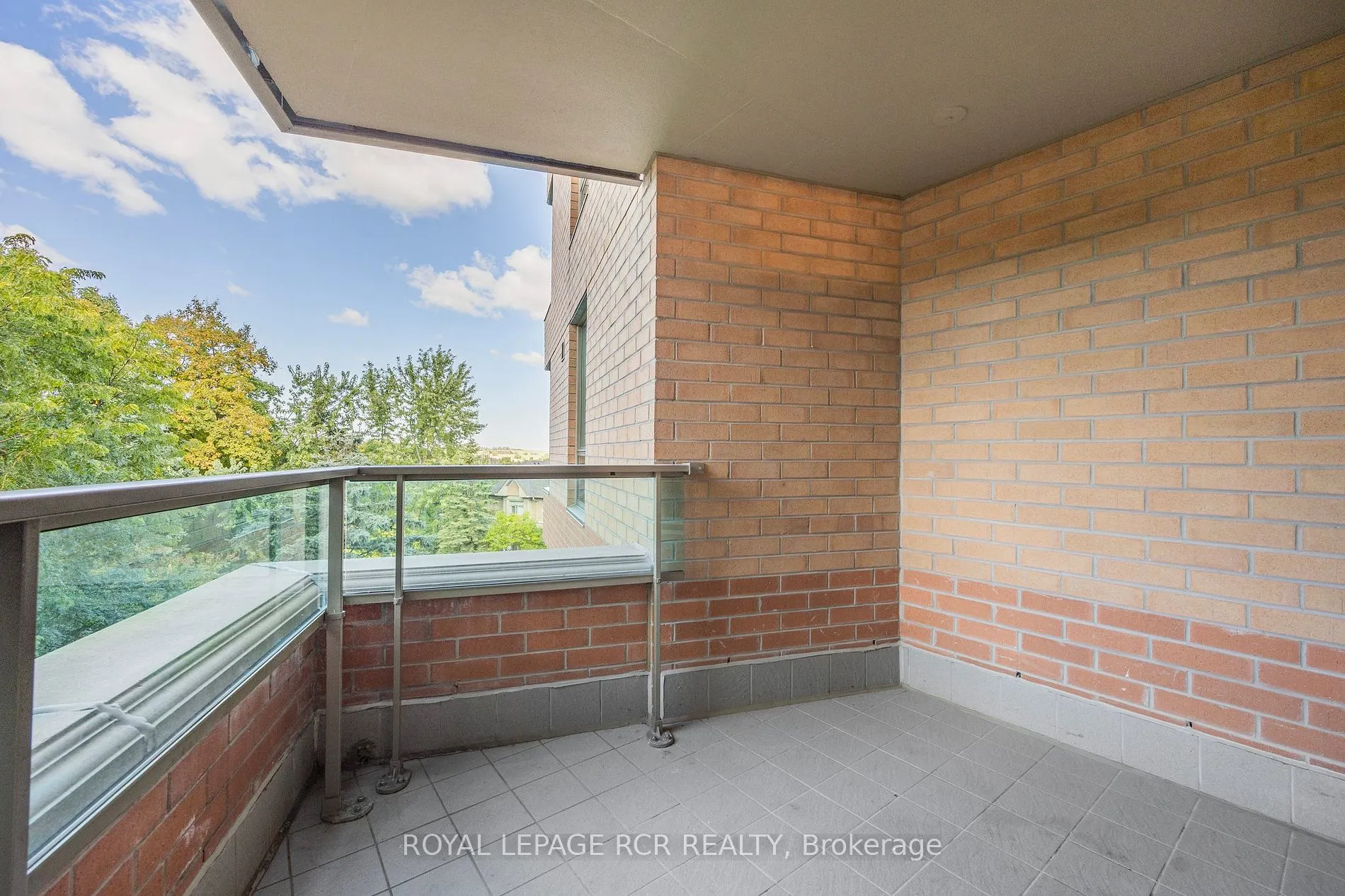 4 Briar Hill Heights, #205