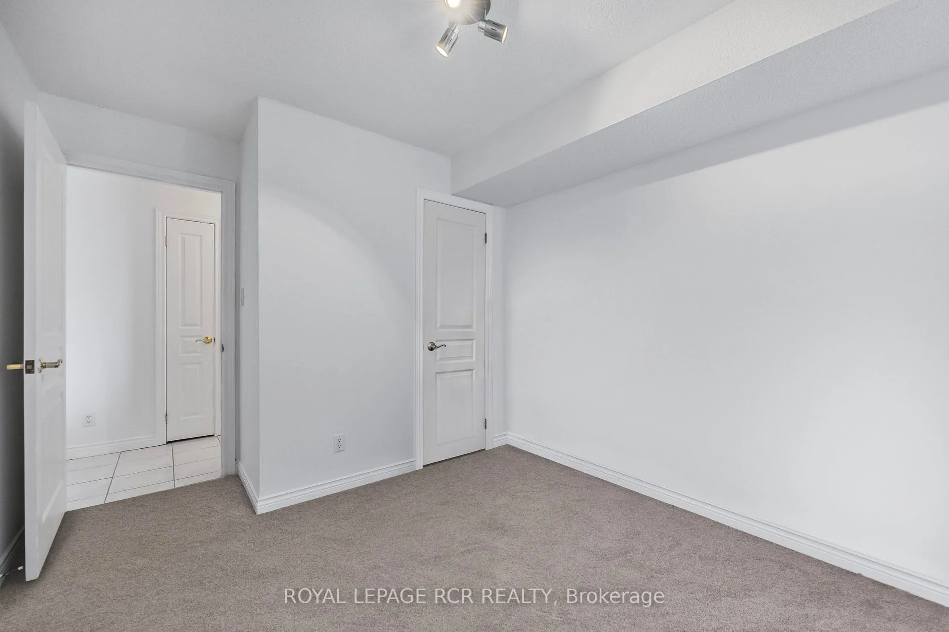 4 Briar Hill Heights, #205