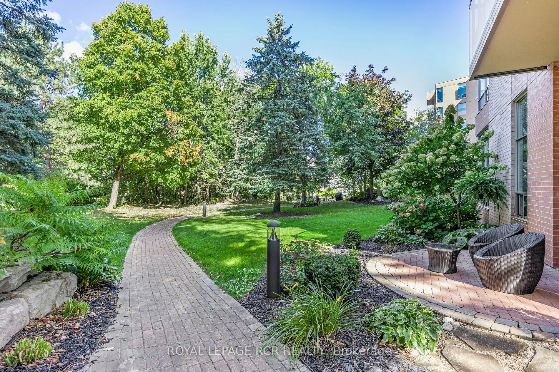 4 Briar Hill Heights, #205