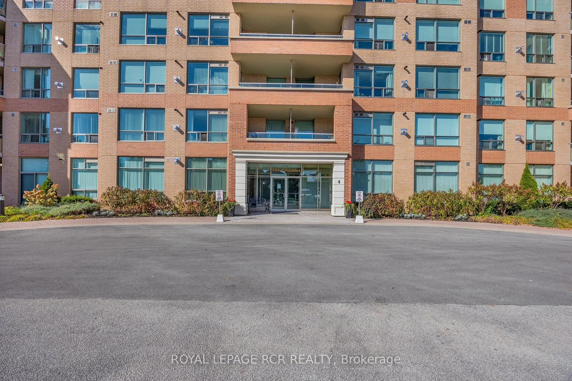 4 Briar Hill Heights, #205