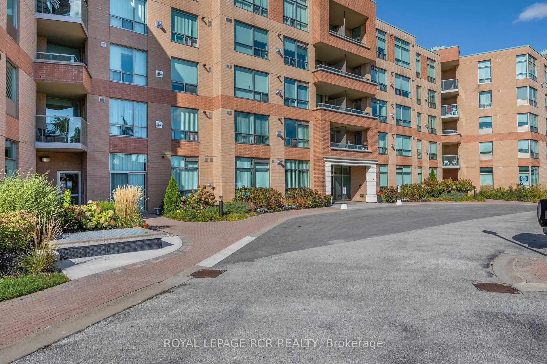 4 Briar Hill Heights, #205