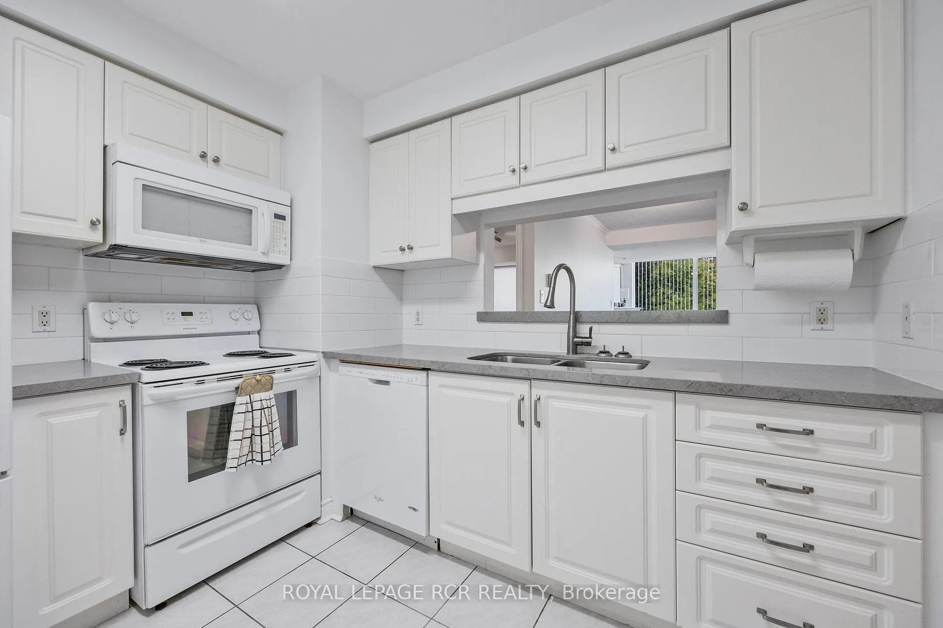 4 Briar Hill Heights, #205