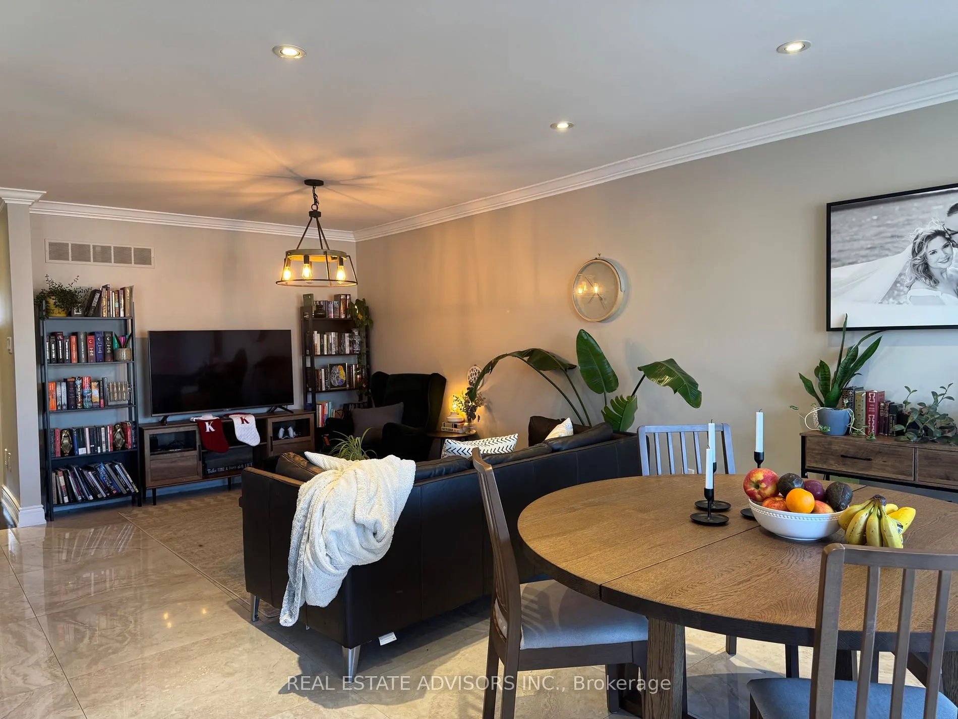 17 Agincourt Rd