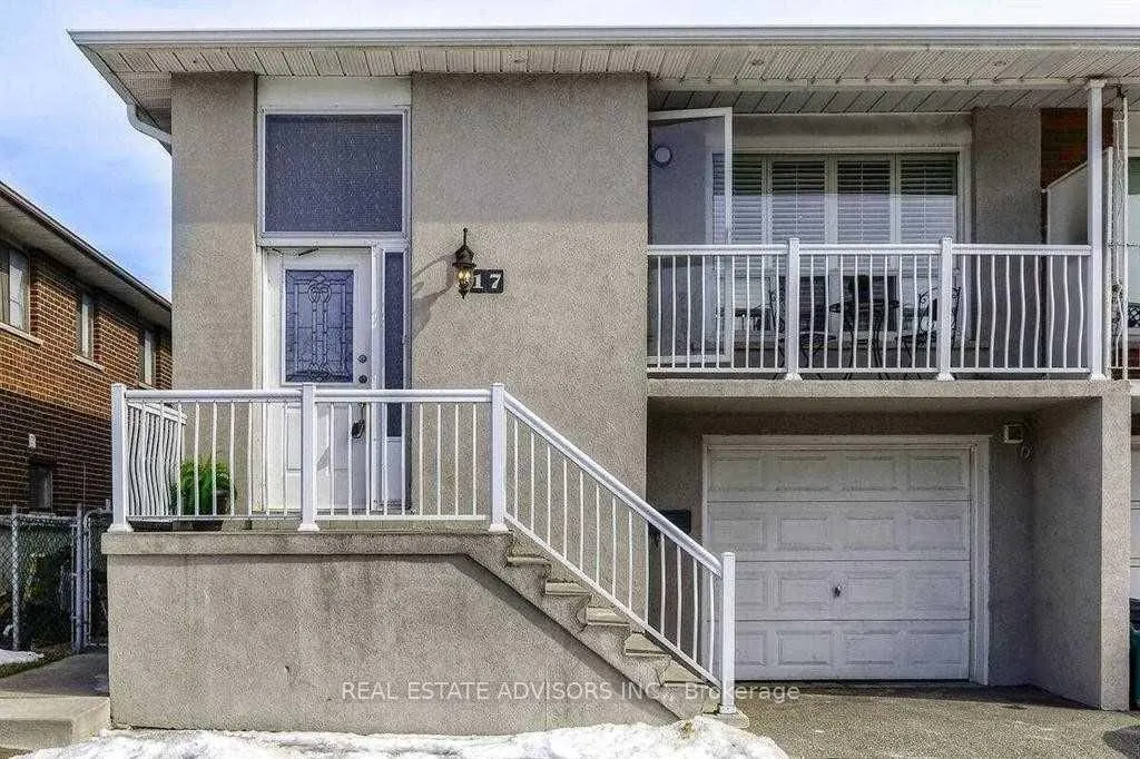 17 Agincourt Rd