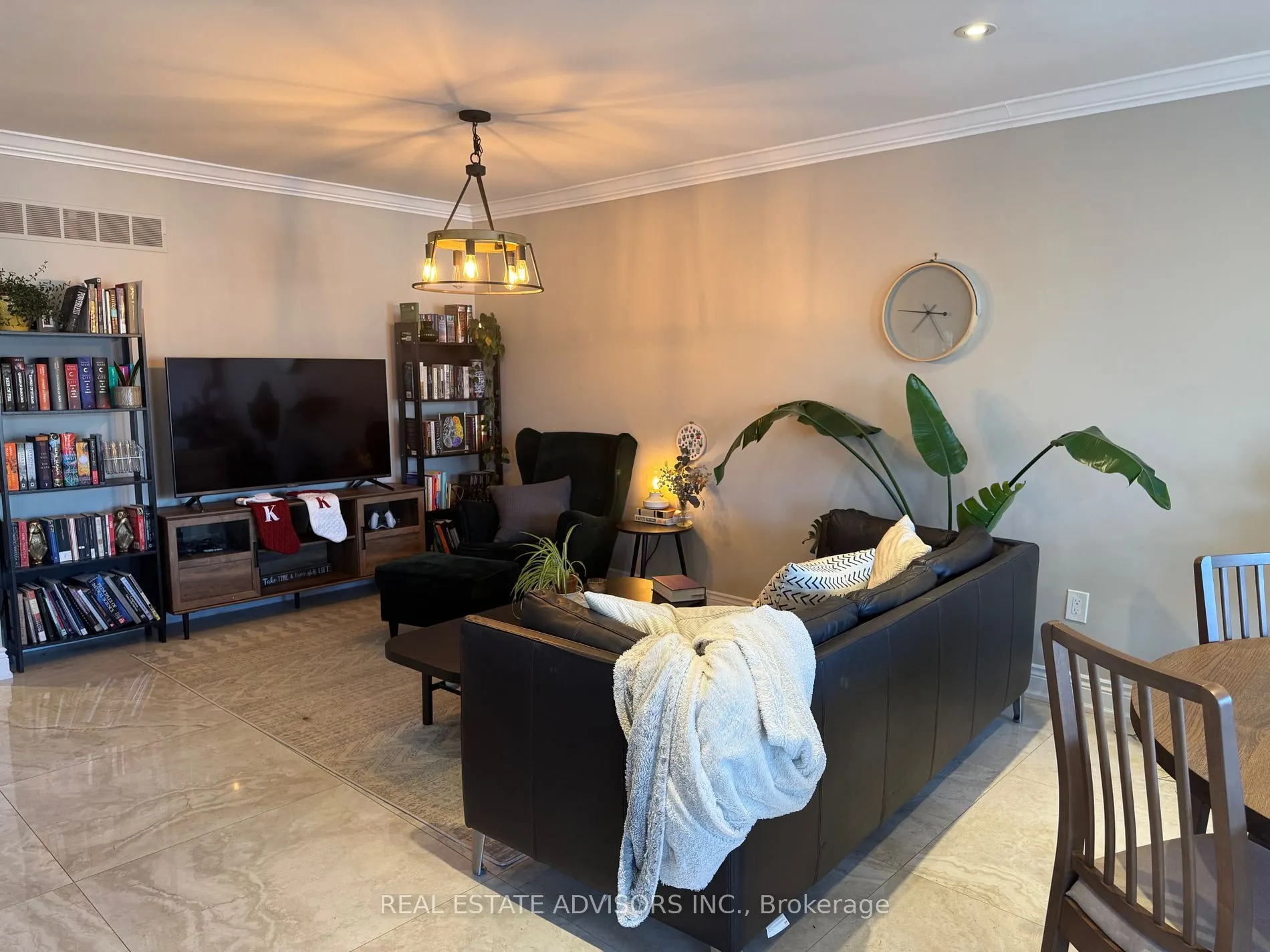 17 Agincourt Rd