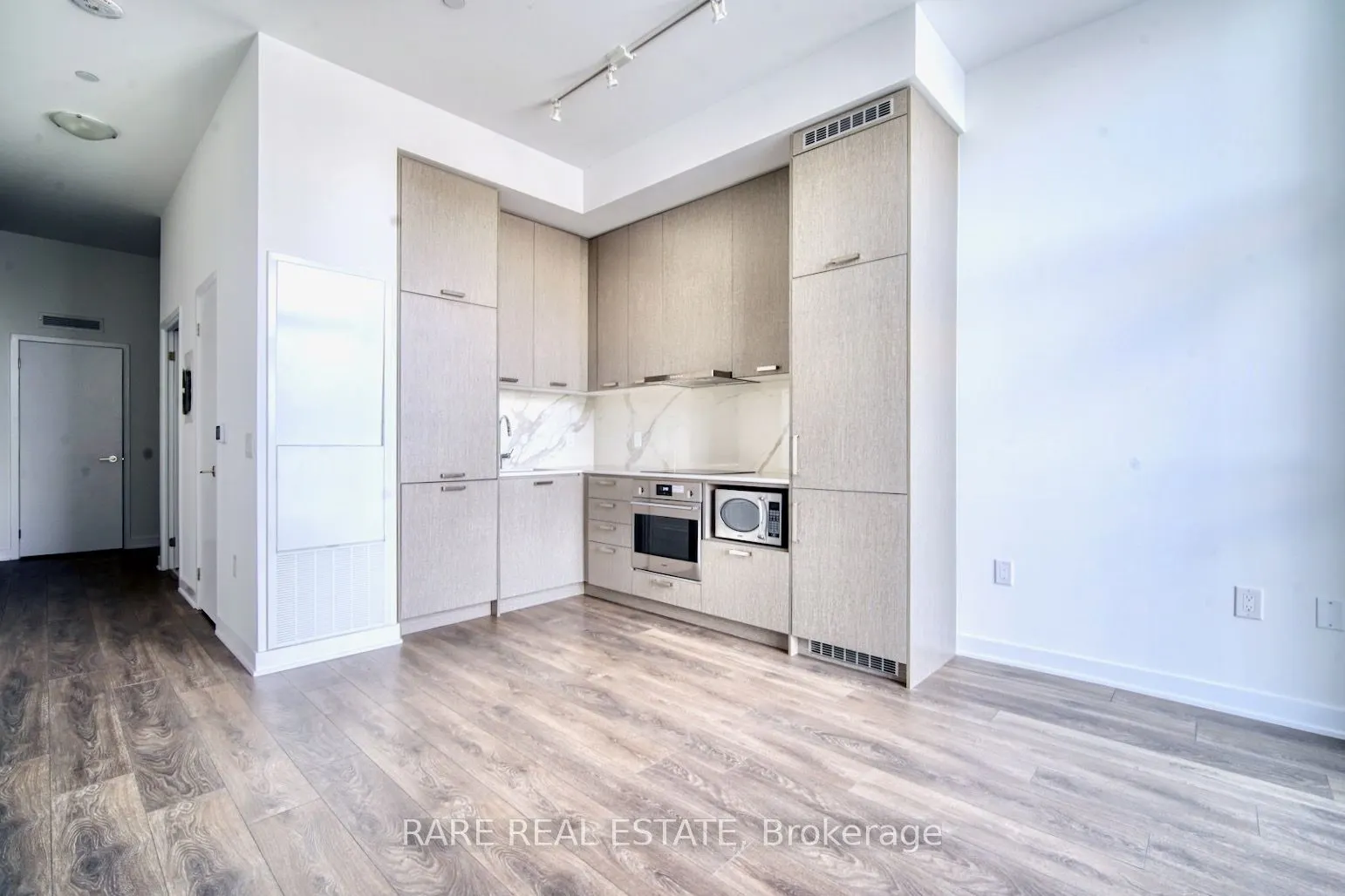 10 Honeycrisp Cres, #210