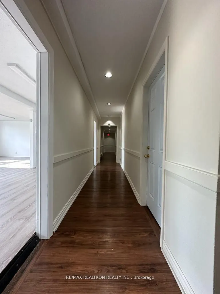 7711 Yonge Street, #201C