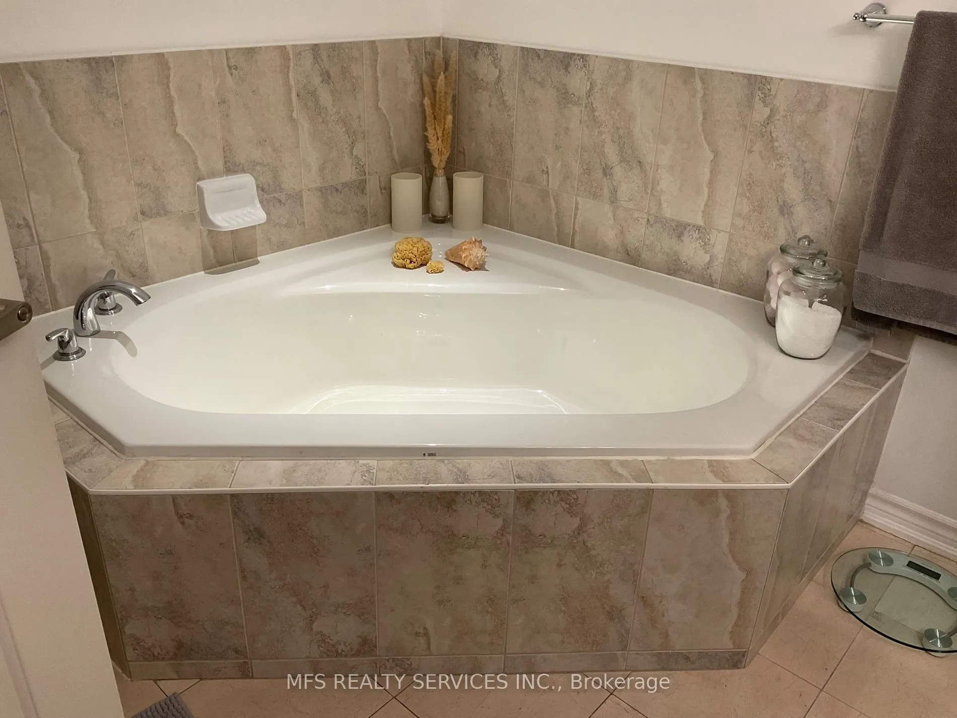 9235 Jane Street, #1601
