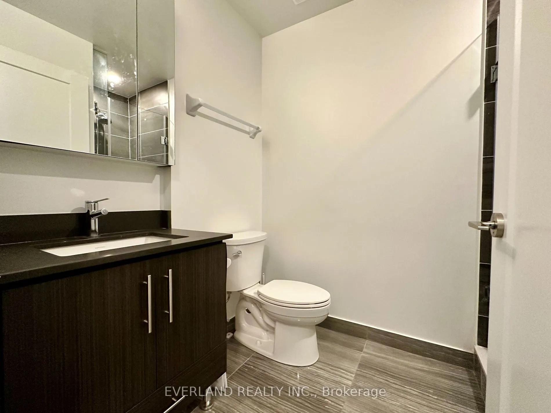 105 Oneida Cres, #1004