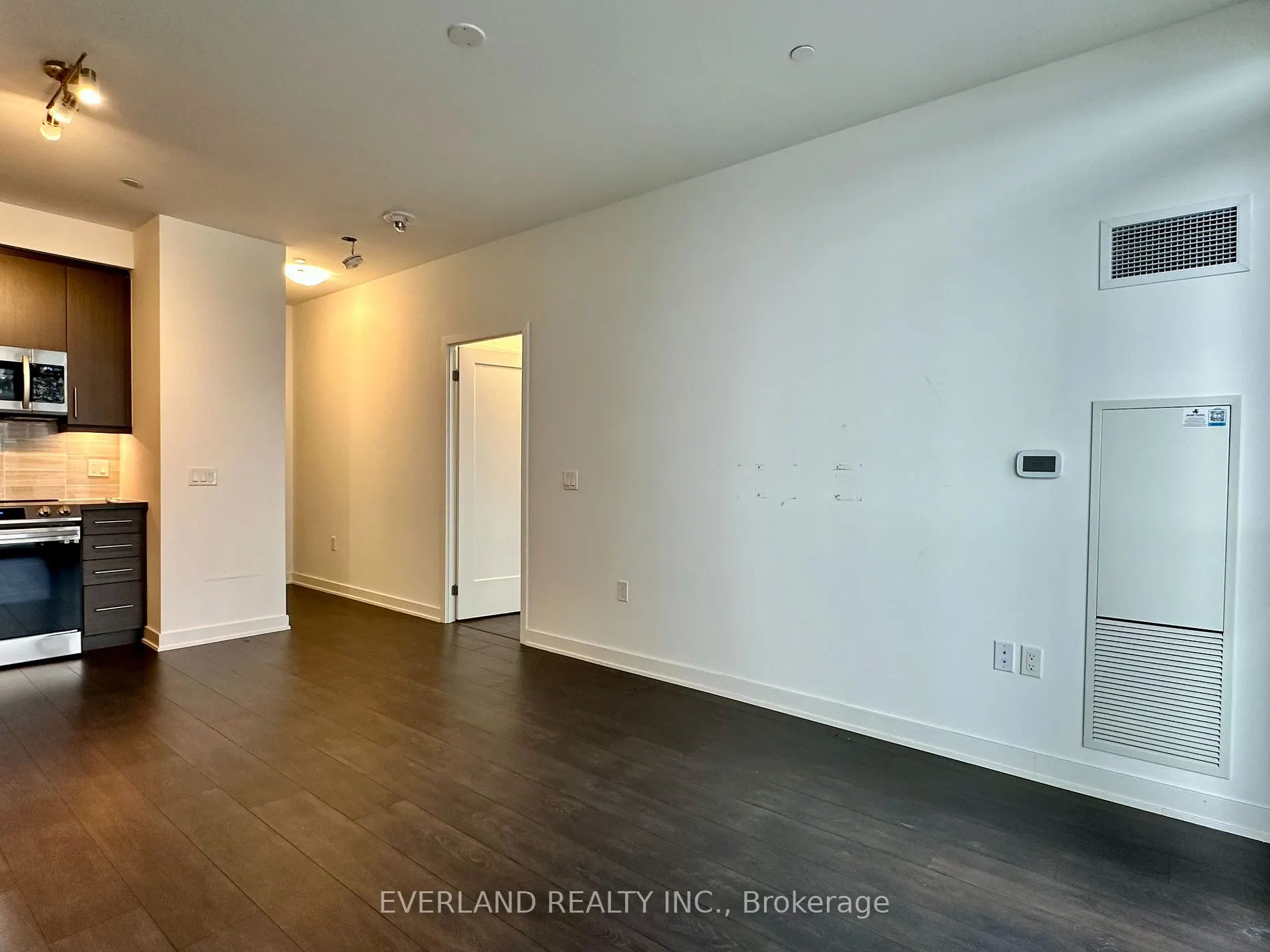 105 Oneida Cres, #1004