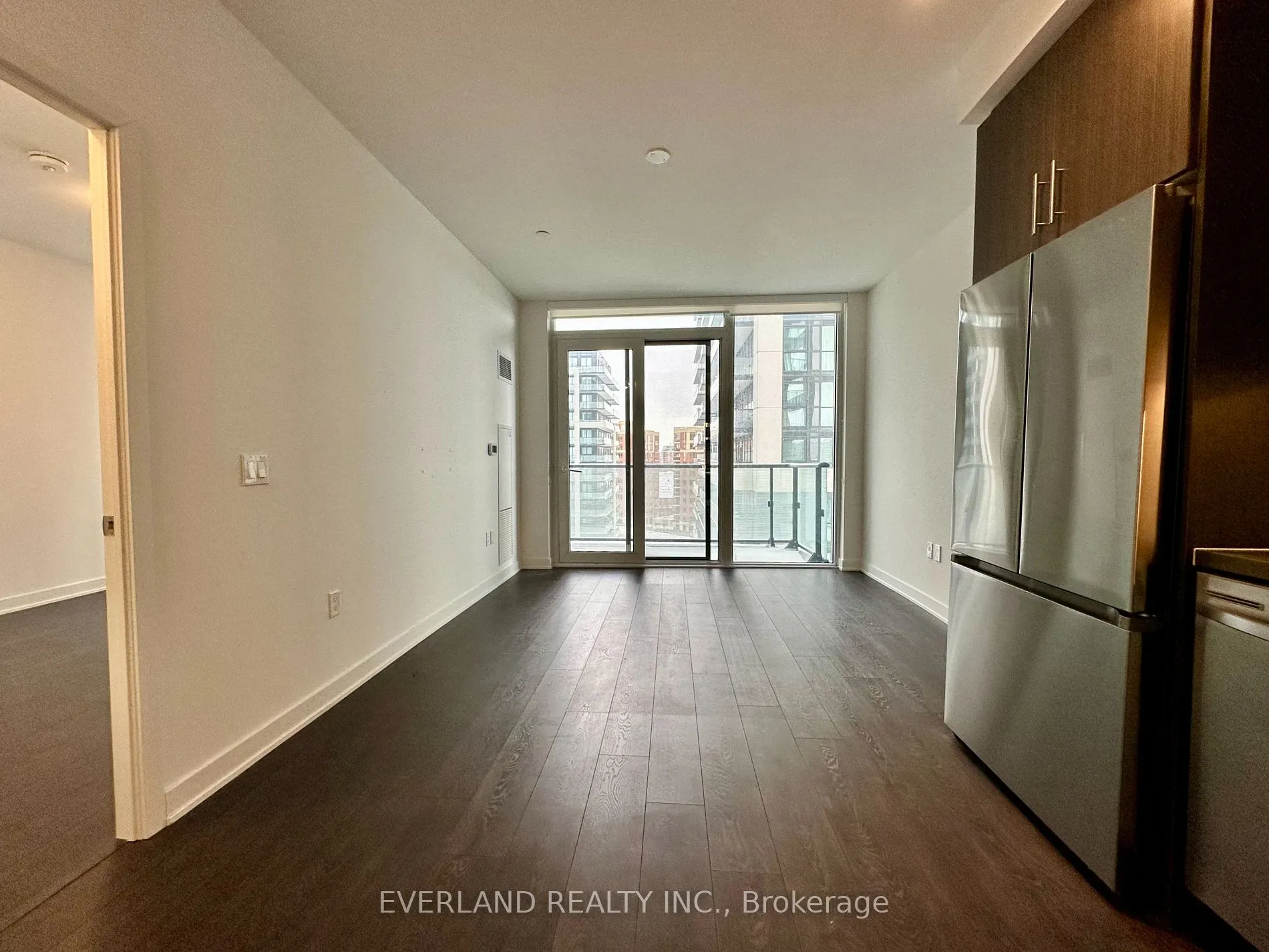 105 Oneida Cres, #1004