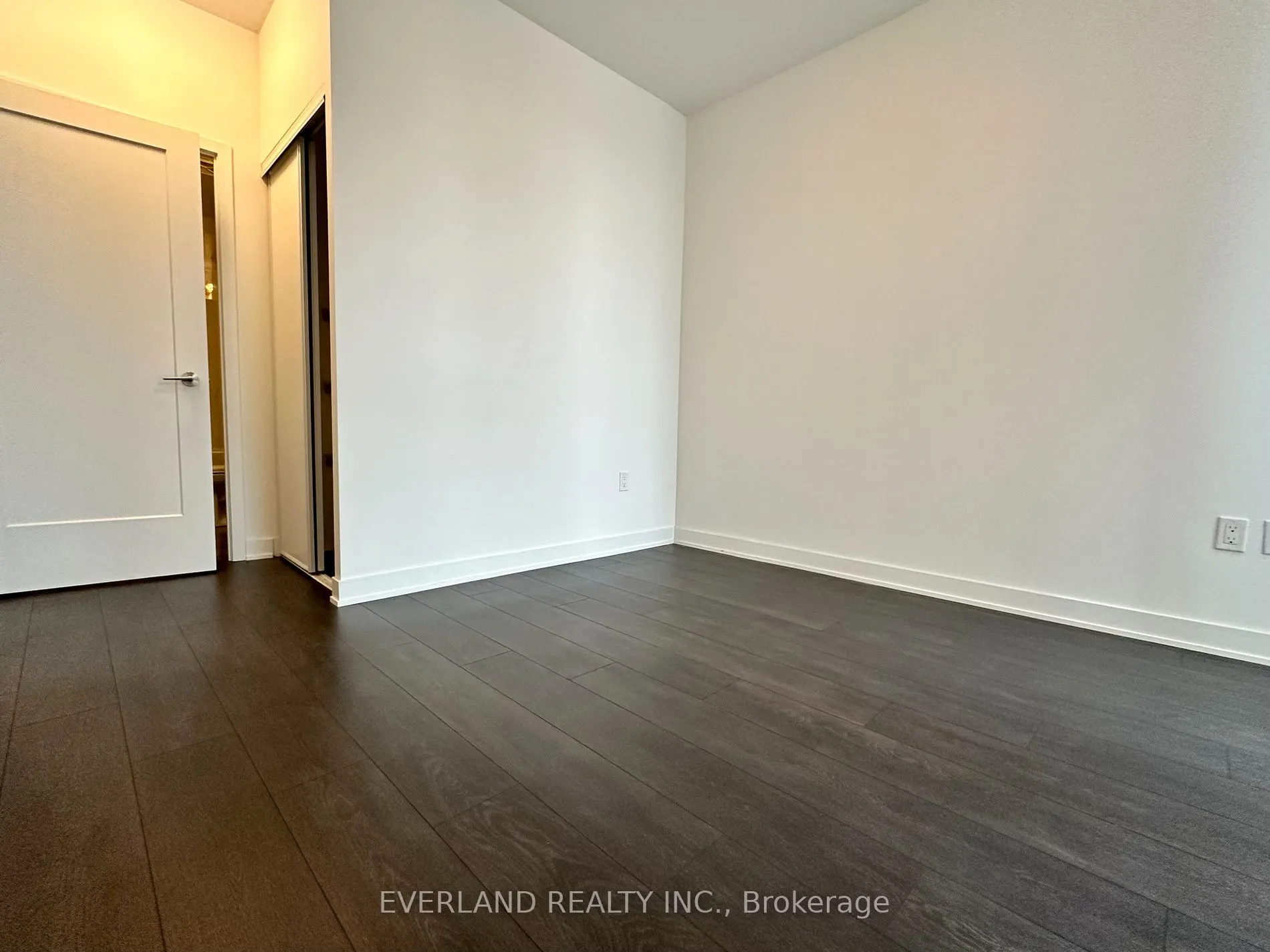 105 Oneida Cres, #1004
