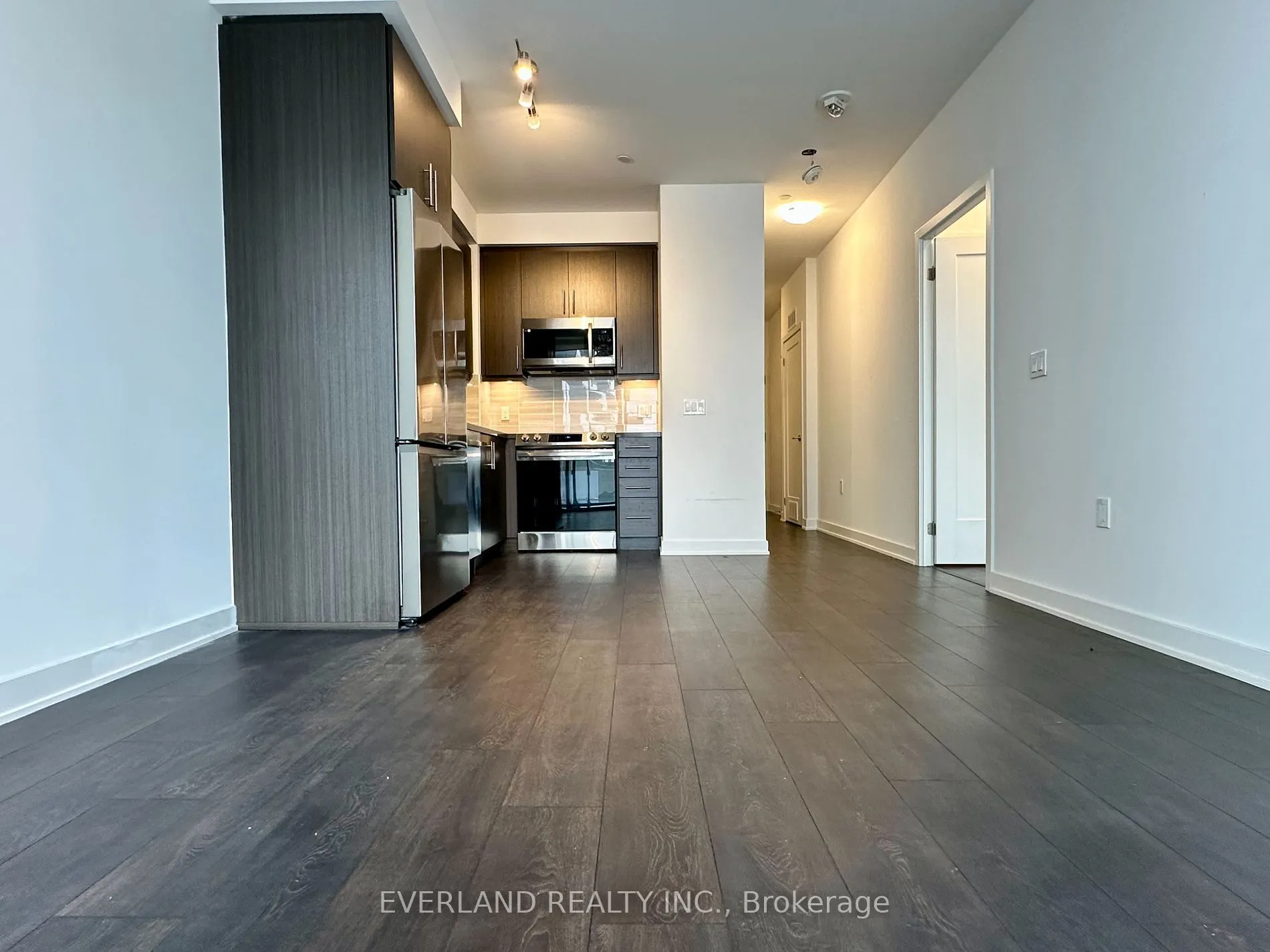 105 Oneida Cres, #1004