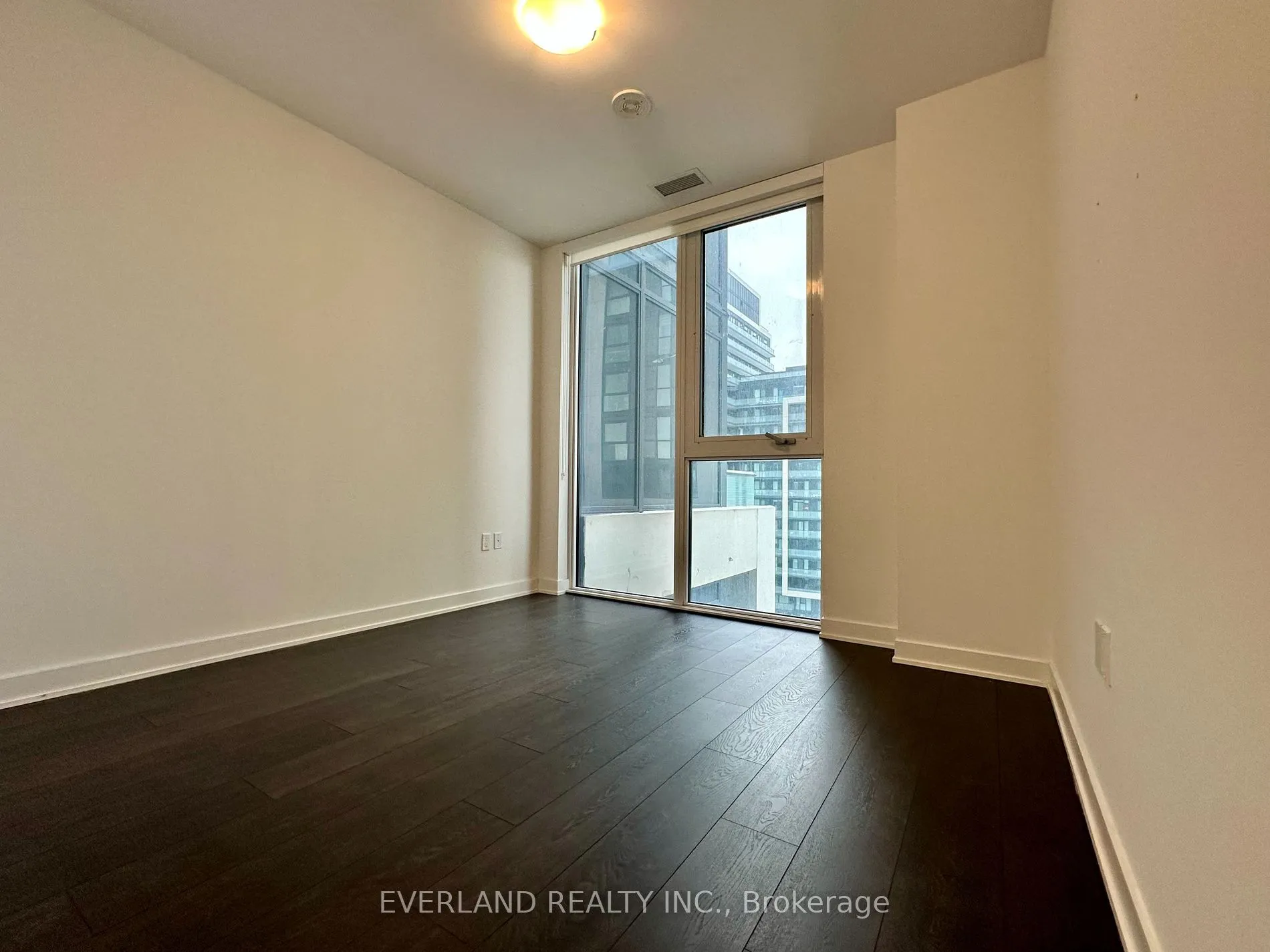 105 Oneida Cres, #1004