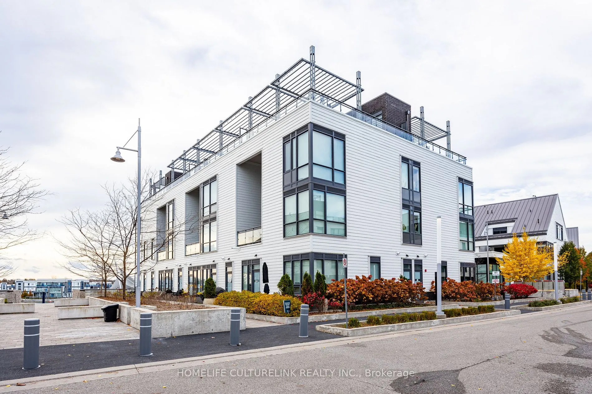261 Broward Way, #37