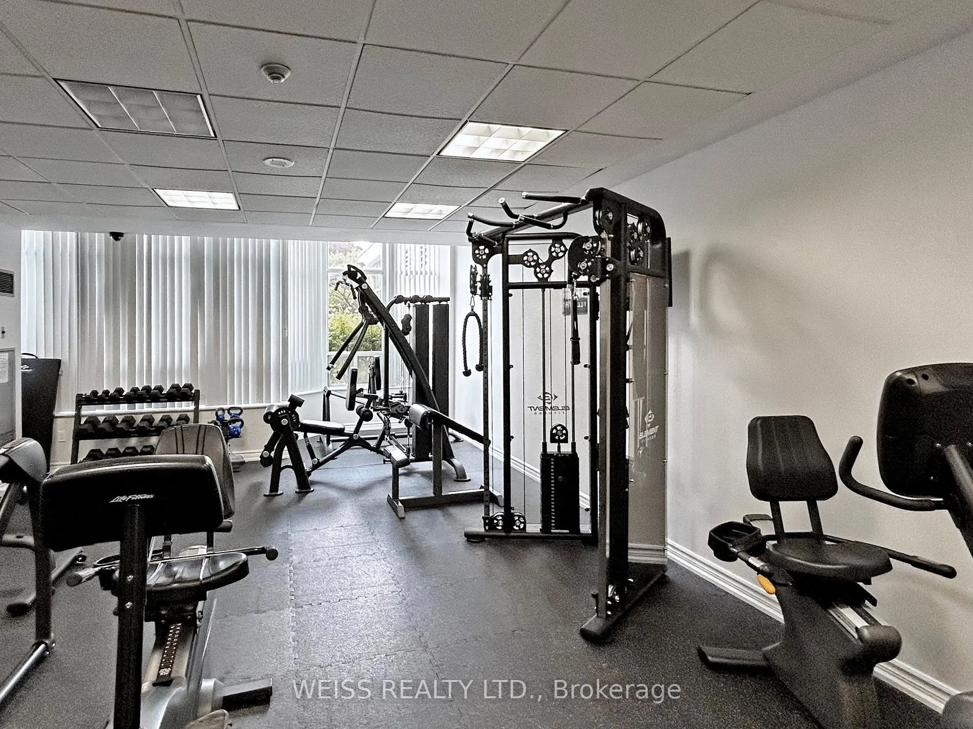 11 Townsgate Dr, #401