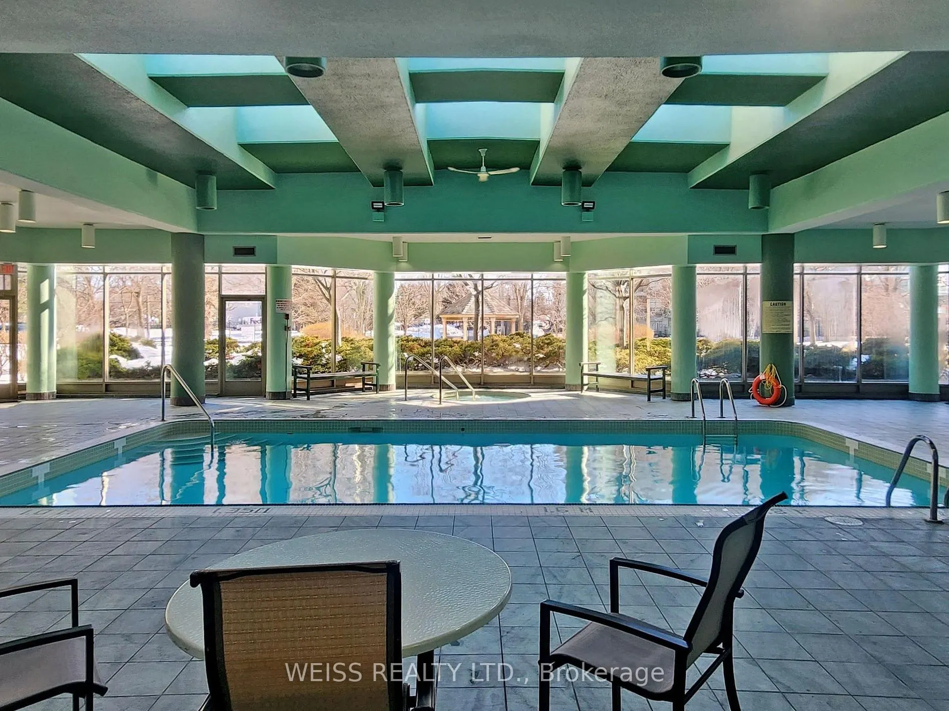 11 Townsgate Dr, #401