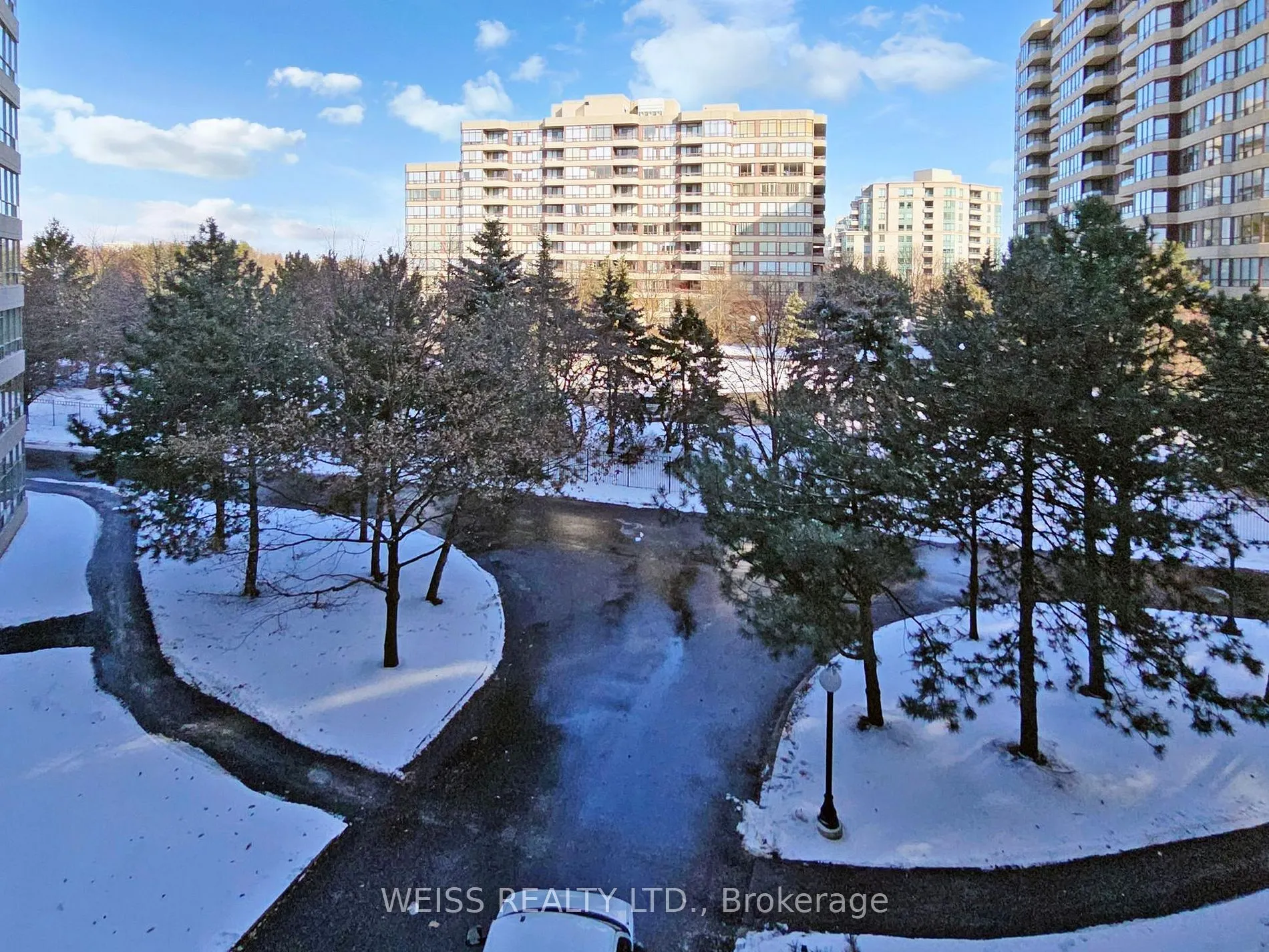 11 Townsgate Dr, #401