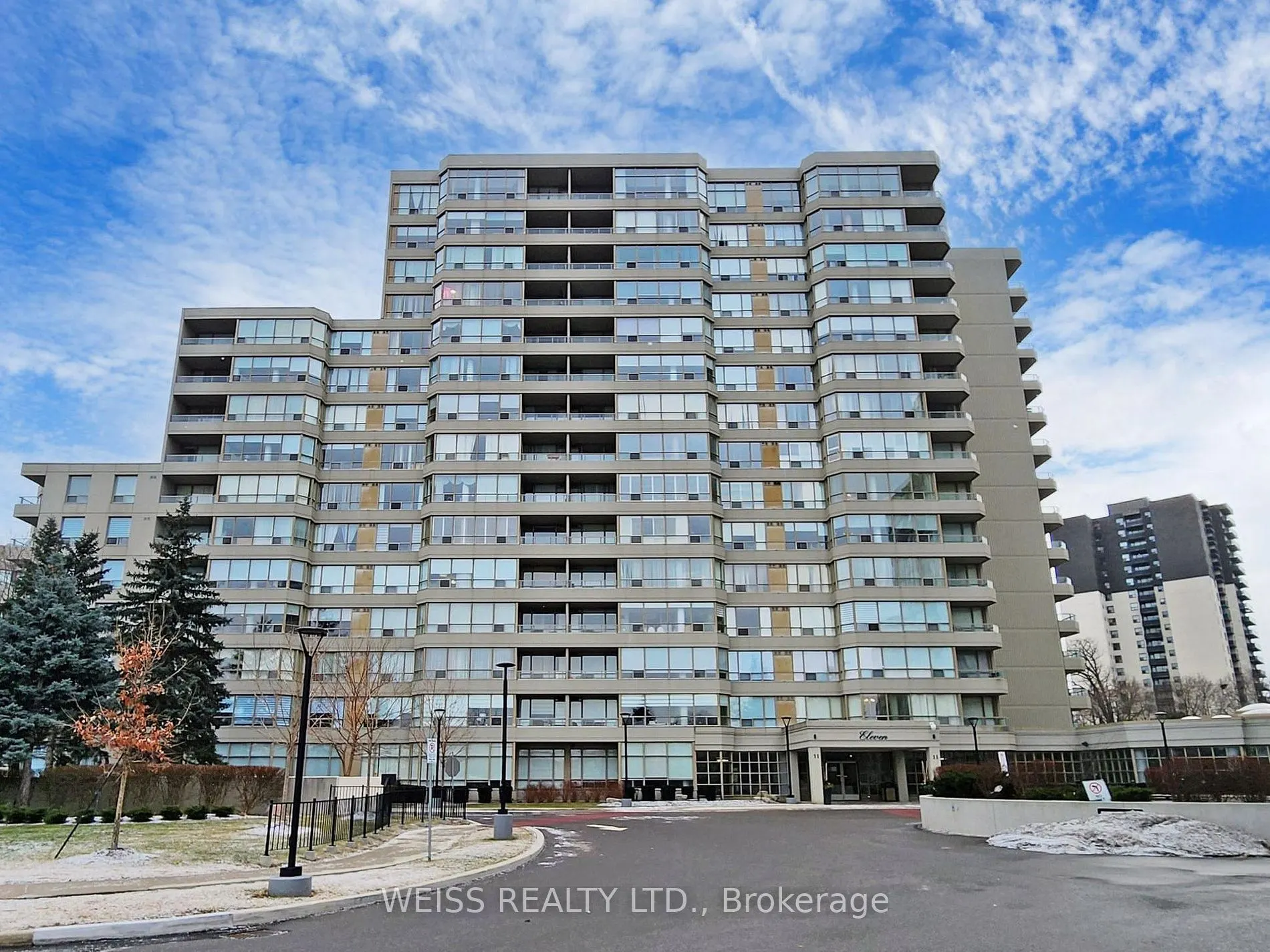 11 Townsgate Dr, #401
