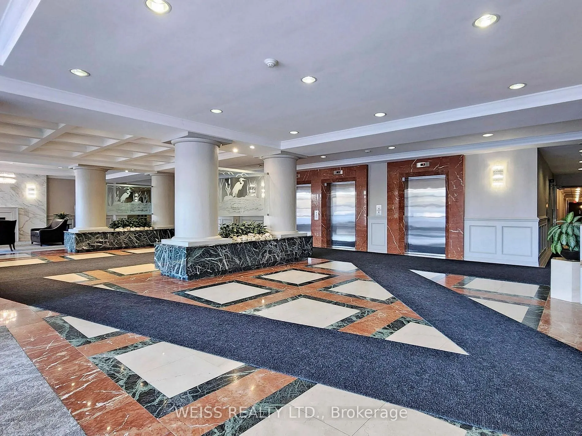 11 Townsgate Dr, #401