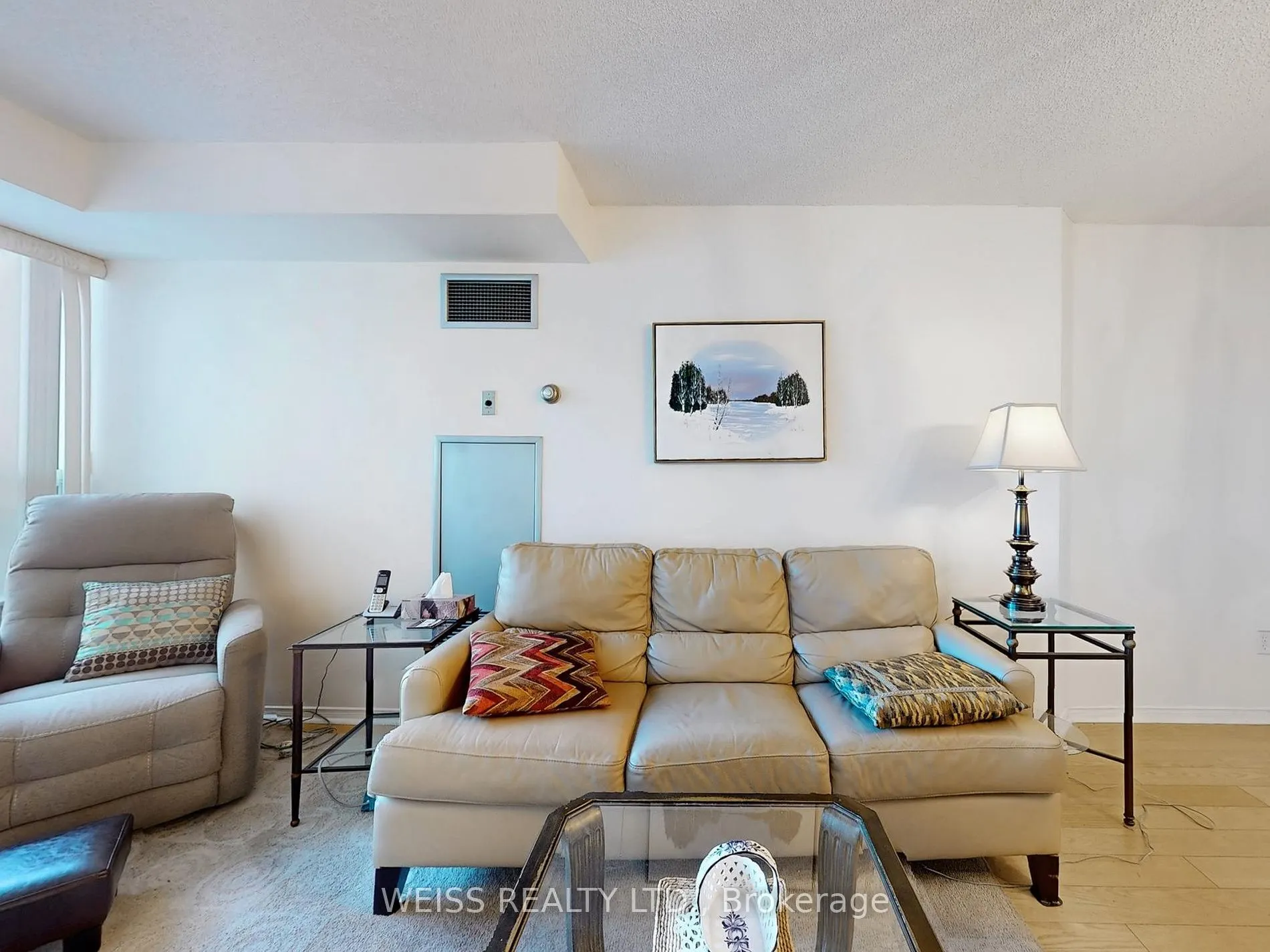 11 Townsgate Dr, #401