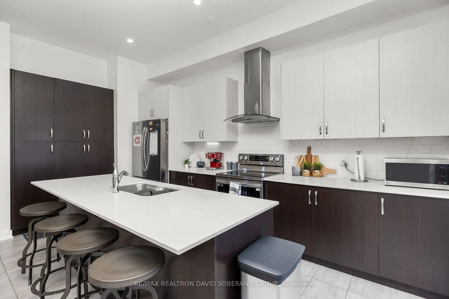 37 Benoit St