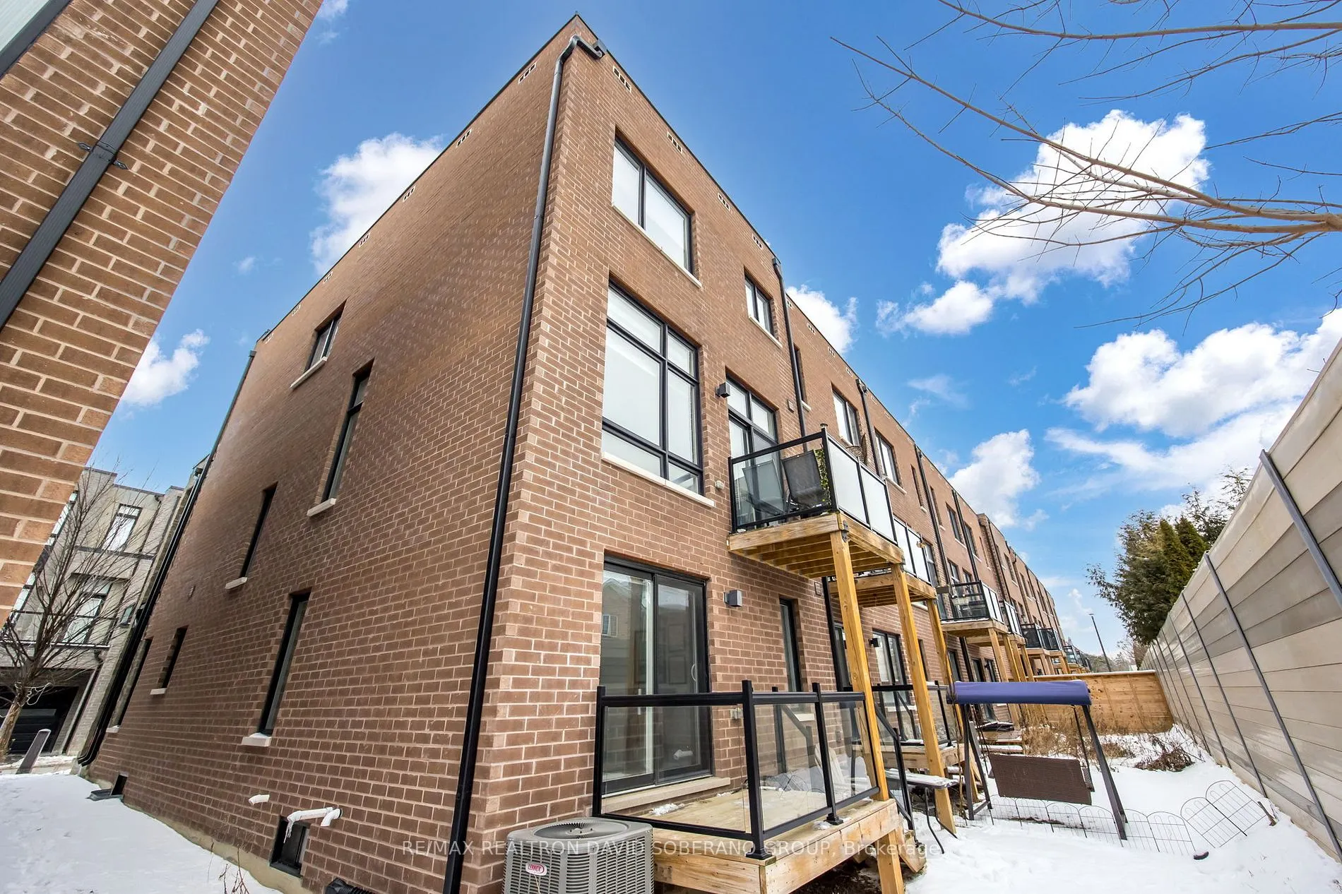 37 Benoit St
