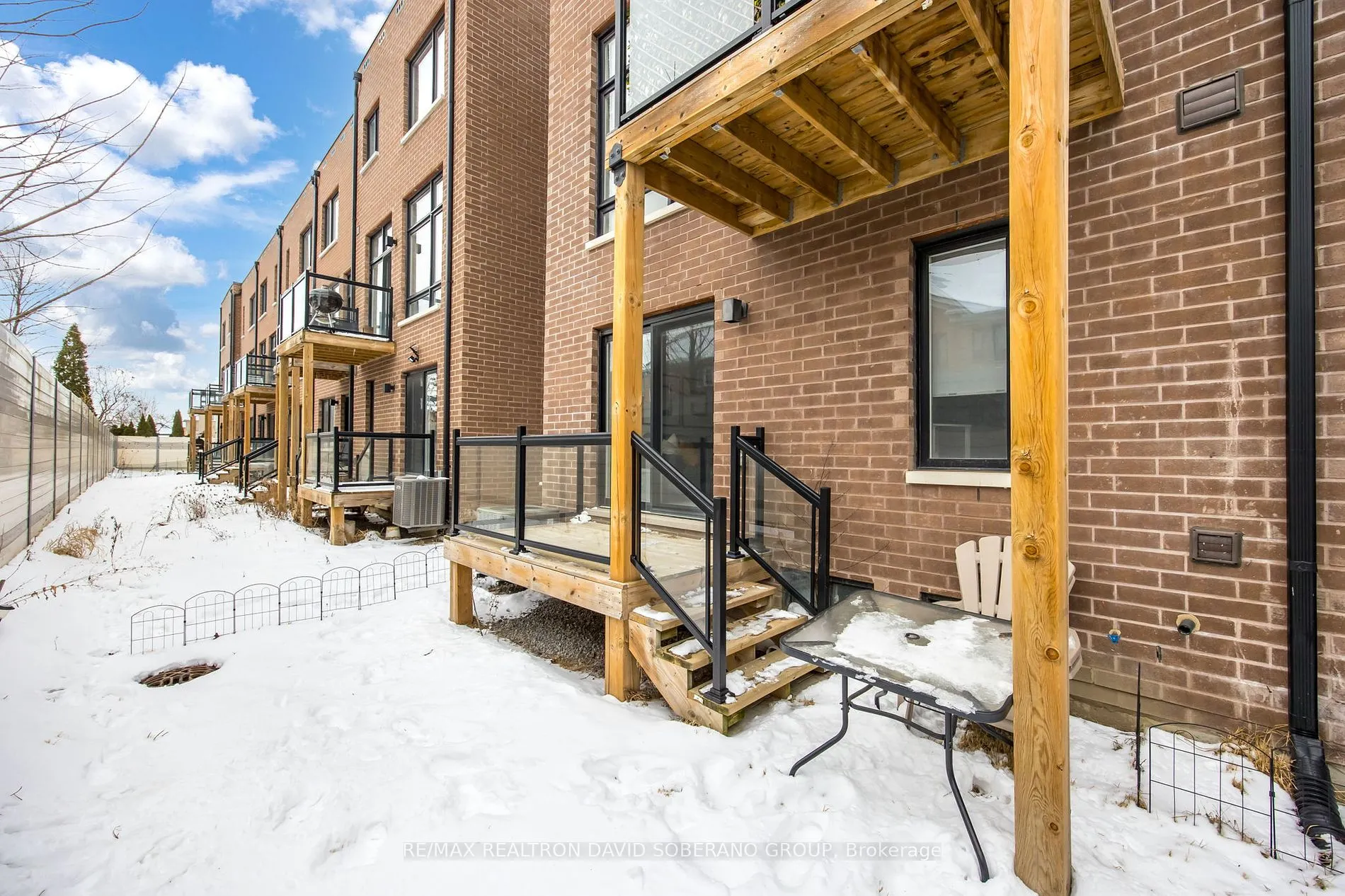 37 Benoit St
