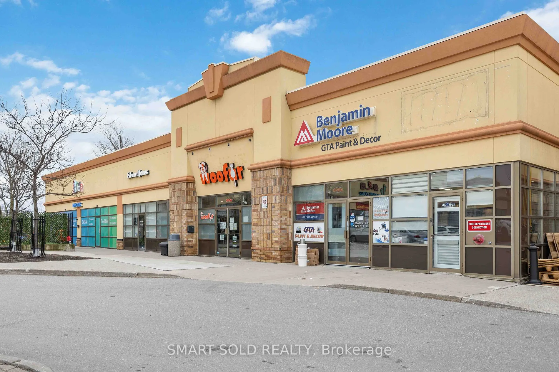 8787 Woodbine Ave, #239