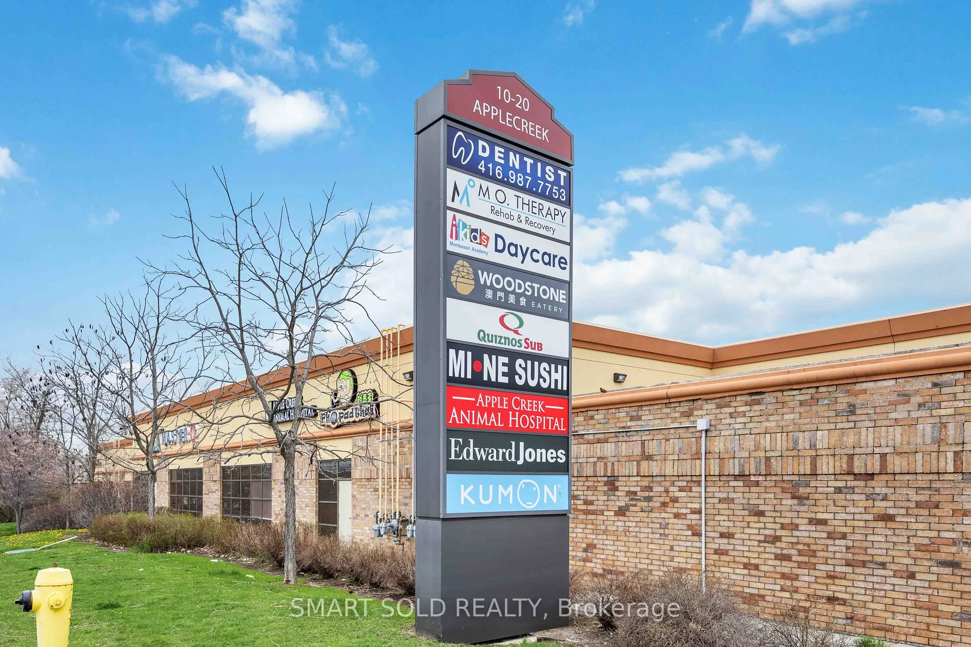 8787 Woodbine Ave, #239