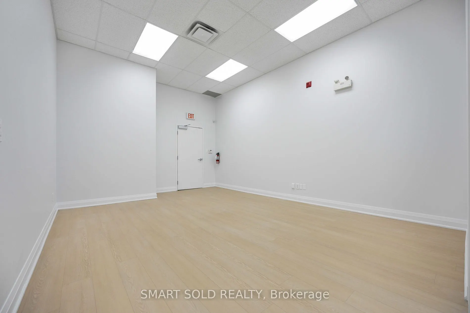 8787 Woodbine Ave, #239