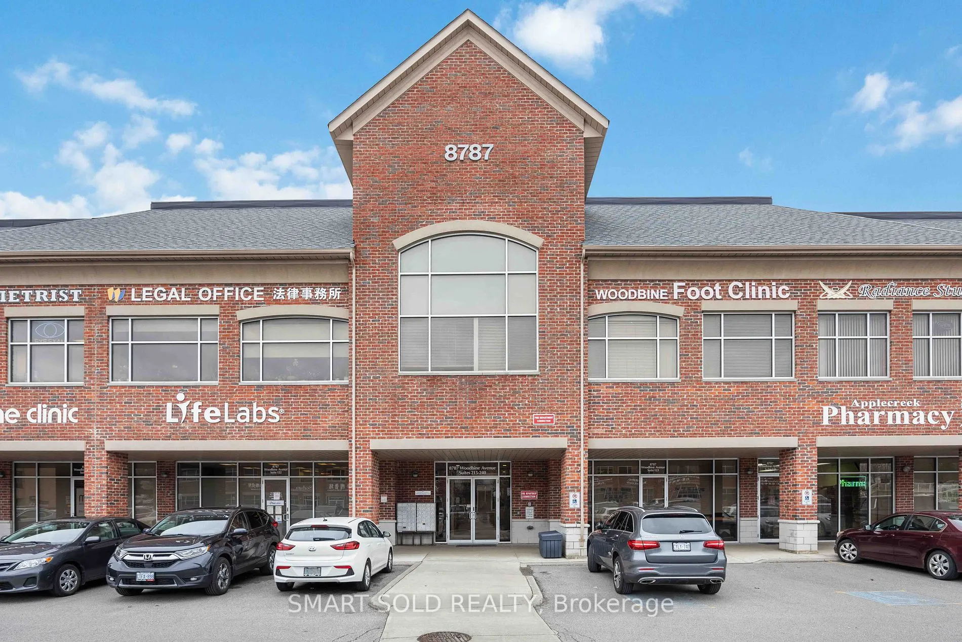 8787 Woodbine Ave, #239