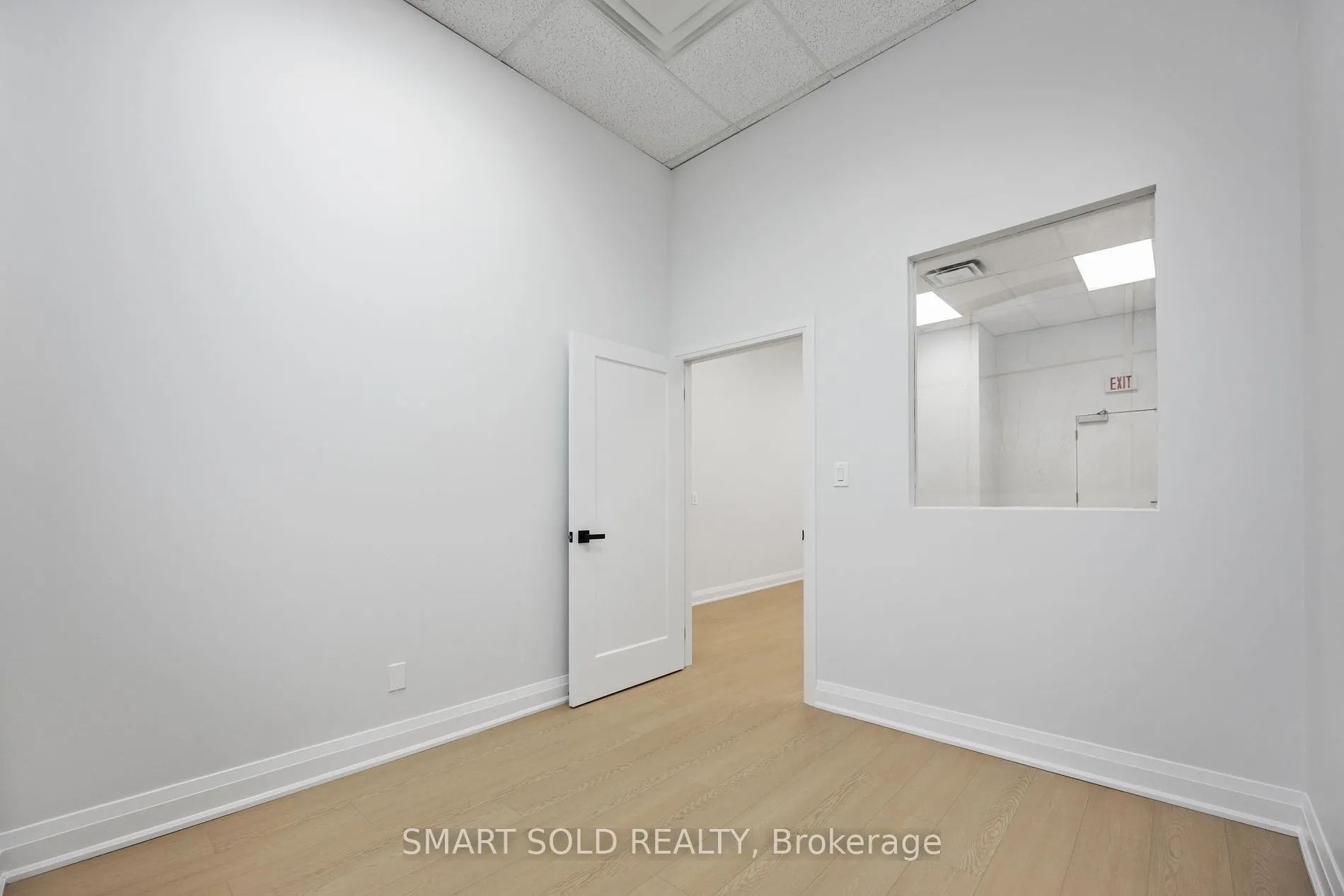 8787 Woodbine Ave, #239