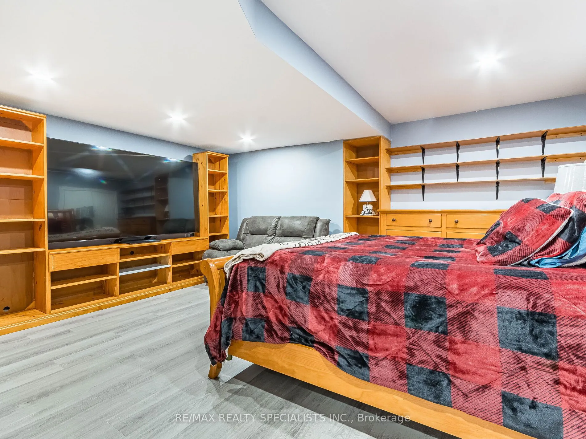28 Pridham Pl